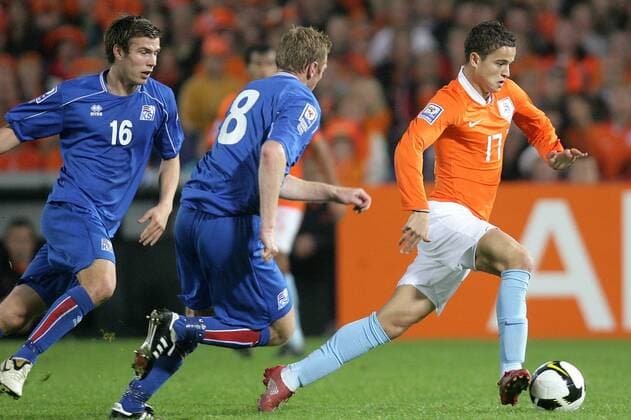 Ibrahim Afellay (R),Theodor Elmar Bjarnason (L),Brynjar Bjorn Gunnarsson (C) Holland,Iceland Qualifier 2008 2009 xVIxJeroenxPutmansxIVx 388388