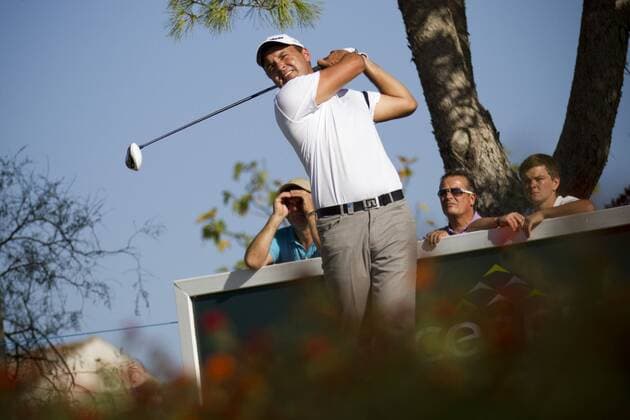 14.10.2011 Vilamoura, Portugal. European Tour Portugal Masters, player Simon Khan from England, taking the ball from hole 9. Mandatory credit: ActionPlus xPedroxNunesx  ActionPlus11213974 Content restricted for UK based newspaper