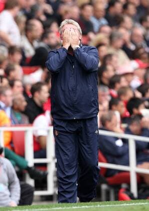 Sunderland AFC s Steve Bruce looks on dejected Barclays Premier League Arsenal FC London v Sunderland AFC 16th October, 2011 EDITORIAL USE ONLY. No use with unauthorised audio, video, data, fixture lists, club league logos or live services. Online in-match use limited to 120 images, no video emulation. No use in betting, games or single club league player publications.