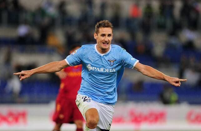 FUSSBALL INTERNATIONAL SERIE A SAISON 2011 2012 Lazio Rom - AS Rom 16.10.2011 JUBEL; Miroslav Klose (Lazio Rom) 