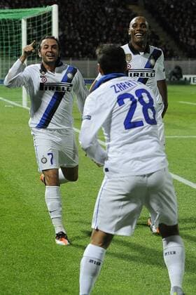 Lille 18 10 2011 - Champions League (LOSC) OSC Lille - Inter Mailand: Giampaolo Pazzini (L) 