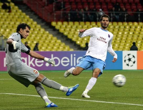 Moscow. 18 oct. 2011. CHAMPIONS LEAGUE 2011-2012, CSKA Moscow - Trabzonspor: 30.Gabulov Vladimir (goalkepeer of CSKA), 9.Halil Altintop (Trabzonspor AS). 