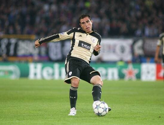 18.10.2011 Fussball Herren UEFA Champions League Saison 2011 2012 Stadion St.Jakob. FC Basel - Benfica Lissabon.0:2 Bild zeigt Bruno Cesar ( Benfica Lissabon) Aktion Einzelbild Freisteller 