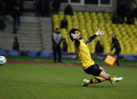 Moscow. 18 oct. 2011. CHAMPIONS LEAGUE 2011-2012. CSKA Moscow - TRABZONSPOR: 29.Tolga Zengin (Goalkeeper - TRABZONSPOR AS).