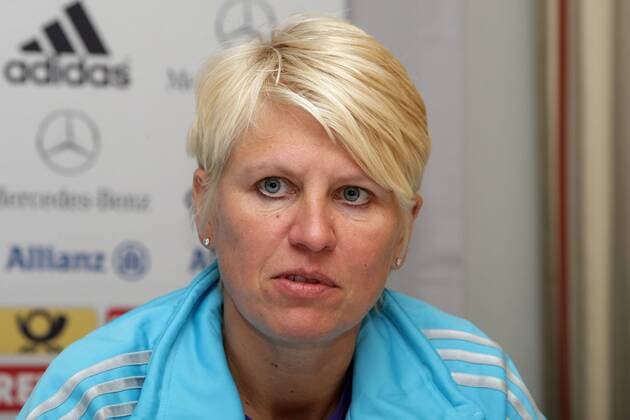 Teammanagerin Doris FITSCHEN PK der DFB-Frauen zu den kommenden Länderspielen gegen Rumänien und Schweden, Hotel Intercontinental Hamburg, 19.10.11 Sportler DFB Deutschland Fussball Hamburger Sport Dateiname