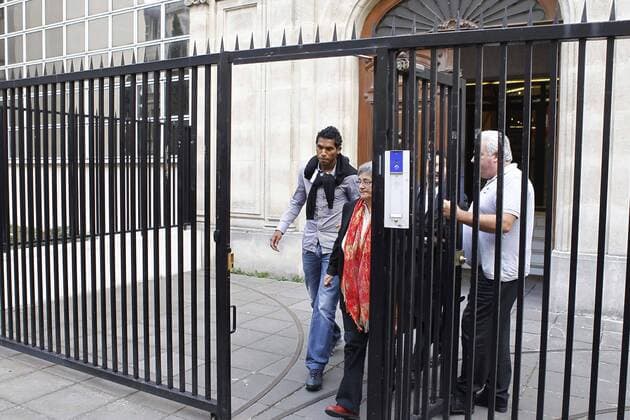 Brandao und seine Anwälte - Prozess gegen Brandao (BRA Olympique Marseille) wegen sexueller Belästigung - 19.10.2011 - GwendolineLeGoff 