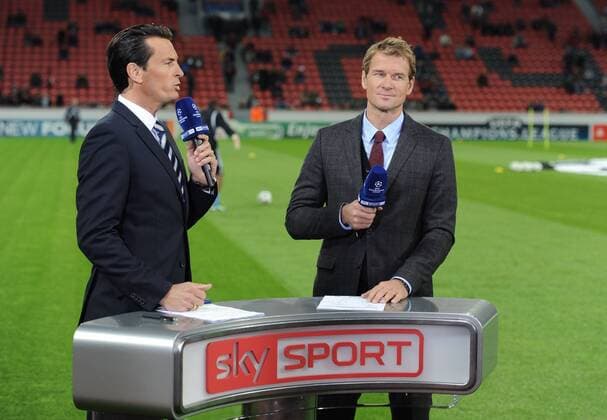 19-10-2011, Fussball, Saison 2011-2012, UEFA Champions League, Vorrunde, 3. Spieltag, BAYER 04 LEVERKUSEN - FC VALENCIA 2-1 Sky Moderator Sebastian Hellmann (li.) und Fussball Experte Jens Lehmann vor dem Spiel