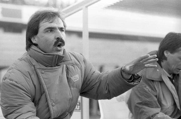 Fußball, Trainerhistorie SG Union Solingen von 1967 bis heute Trainer Karlheinz Höfer (1. FC Union Solingen) enttäuscht Aufnahmedatum geschätzt