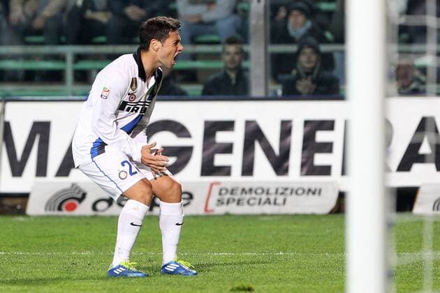 Mauro Zarate Inter - Bergamo 26 10 2011 Stadio Atleti Azzuri d Italia Football Serie A 2011-12 Atalanta Bergamo vs Inter Milano paoloxnucci