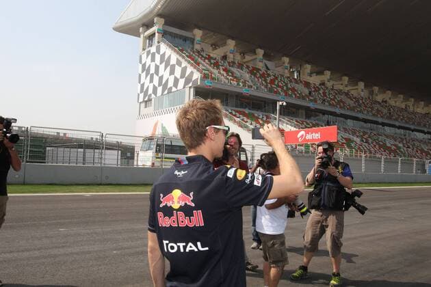 formula 1 GP, Indien Delhi Buddh International Circuit 27.10.11, Sebastian Vettel, Red Bull Racing, Streckenbesichtigung,