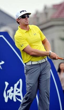 Hunter Mahan of the United States watches his tee shot during the Lake Malaren Shanghai Masters golf tournament in Shanghai, China, 27 October 2011.  20111027_37654