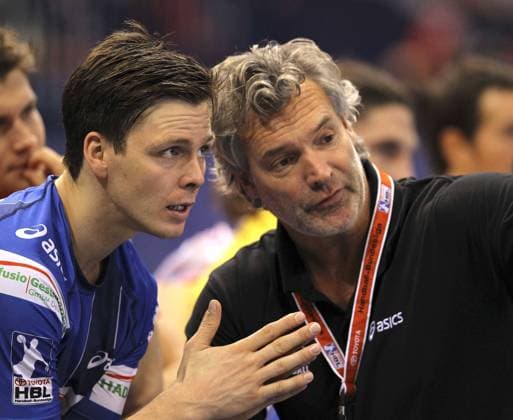 Foto:.... HSV-Trainer Per Carlen und Hans Lindberg Handball - 1. Bundesliga am 29.10.2011 HSV Hamburg - Balingen 36 - 22