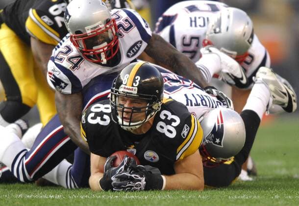 Oct 30th, 2011: Heath Miller 83 in action during the New England Patriots vs Pittsburgh Steelers game in Pittsburgh at Heinz Field. NFL American Football Herren USA 2011: Patriots vs Steelers OCT 30 - ZUMAcp5