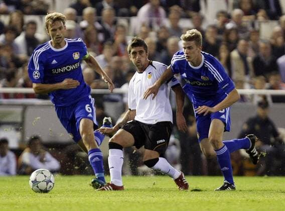 Valencia CF - Bayer 04 Leverkusen, Simon Rolfes, Pablo Hernandez, Lars Bender 