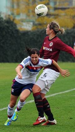 Lotta Schelin of Lyon (left) and Michaela Culova of Sparta fight for ball during the match of the UEFA Women s Champions League Sparta Praha vs Lyon played in Prague on Thursday, November 3, 2011. (CTKxPhoto StanxPeska)  CTKPhoto88201111030910401