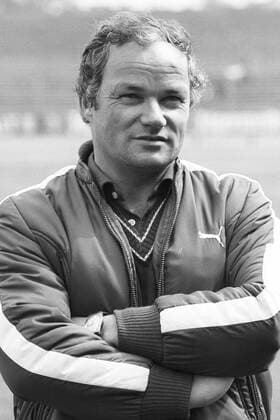 Aus 2. BL Saison 1980 1981 Eintracht Braunschweig gegen den VfB Oldenburg 7:0 am 25.04.1981. Im Foto: VfB Old. Trainer Gerd Bohnsack.
