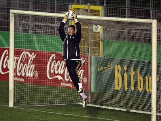 08.11.2011, Fussball, Training der deutschen Nationalmannschaft im Stadion Hoheluft des SC Victoria Hamburg. Torwart Ron-Robert Zieler (Deutschland)