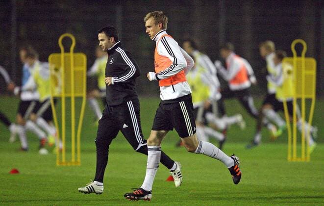 09.11.2011, Fussball, Training der deutschen Nationalmannschaft an der Imtech-Arena Hamburg. mi. Per Mertesacker (Deutschland)
