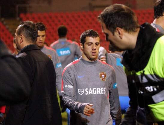 10.11.2011 Zenica(Bosnia and Herzegovina) Vieirinha(c) and security at Portugal national football team training day before first play off Euro 2012 match against Bosnia and Herzegovina : 