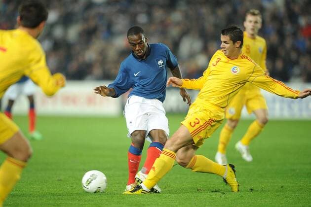 Gael Kakuta (France) Sergiu Muth (Romania) -- France Romania - Qualifications Euro U21 - 10.11.2011 - NLeGouic 