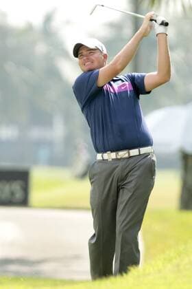 11.11.2011. Singapore. James Morrison (ENG) observes his approach shot from the rough of hole 7 of the Serapong Course during Round 2 of the Barclays Singapore Open 2011, Sentosa Golf Club. xDanielxSweex  ActionPlus11219826 Content restricted for UK based newspaper