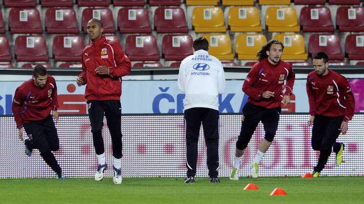 Czech national soccer players Jan Rezek (left to right), Theodore Gebre Selassie, Petr Jiracek and Tomas Sivok train on November 10, 2011 prior to the Euro 2012 play-off soccer match against Montenegro, Prague, Czech Republic. (CTKxPhoto VitxSimanek)  CTKPhoto99201111101071701