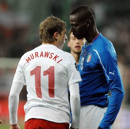 Wroclaw 11 11 2011 Polen - Italien: Mario Balotelli-Rafal Murawski 
