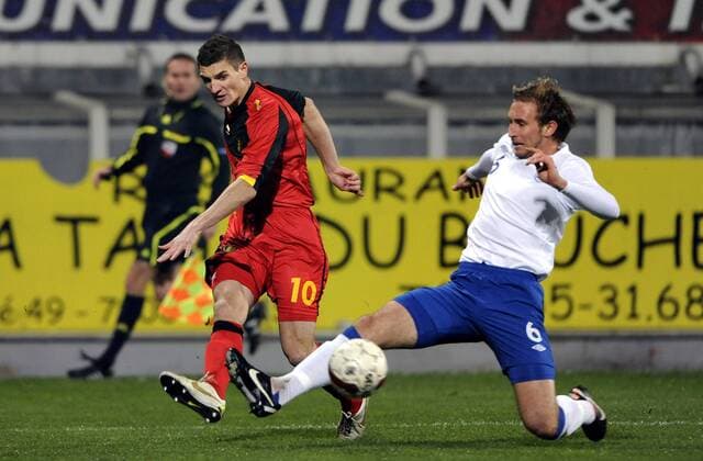 MONS , 14 11 2011 FOOTBALL UEFA EURO 2013 QUALIFICATION UNDER 21 BELGIUM ENGLAND THOMAS MEUNIER CRAIG DAUWSON Picture Michel GOUVERNEUR © REPORTERS PRESS AGENCY 