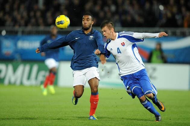 France vs. Slovakia - Euro U21 Quali - 14.11.2011 - Alexandre Lacazette (FRA) Robert Pillar (SVK) - xNLeGouicxFEPx - 