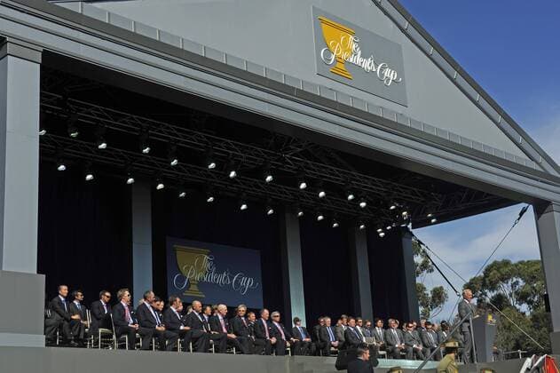 16.11.2011, Melbourne Australia. The Presidents Cup. A general View of the stage at The Opening Ceremony whilst Greg Norman addresses the crowd. America verse the rest of the world except Europe played at the Royal Melbourne Golf Club. xPeterxBlakemanx  ActionPlus20111821 o0 President s