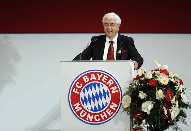 Fussball 1. Bundesliga : Saison 2011 2012 18.11.2011 JHV , Jahreshauptversammlung beim FC Bayern München Prof. Dr. Fritz Scherer (FC Bayern München) 