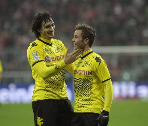 19.11.2011, Fussball 1.Bundesliga Saison 2011 2012, 13.Spieltag, FC Bayern München - Borussia Dortmund, in der Allianz-Arena München. v.l. Mats Hummels (Dortmund) und Mario Götze (Dortmund) freuen sich nach dem Spiel.