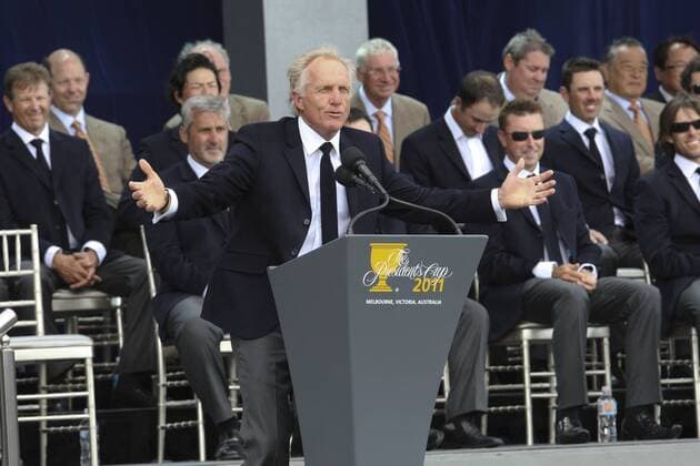 20 November 2011 : Greg Norman thanks the fans during his speech at the presidents closing ceremony during the fifth-round Sunday Final round single ball matches at the Presidents Cup at the Royal Melbourne Golf Club in Melbourne, Australia. PGA Golf Herren NOV 20 Presidents Cup - Day Four Icon11112015187 EDITORIAL USE ONLY