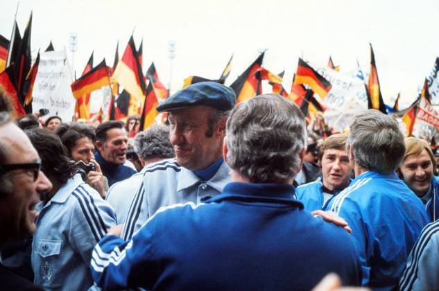 West Germany v USSR (Russia). The European Nations Cup Final 1972 18 06 1972.Helmut Schön - Bundestrainer Germany celebrates with the fans on the pitch.  Jubel Gedränge Platz stürmen sieg