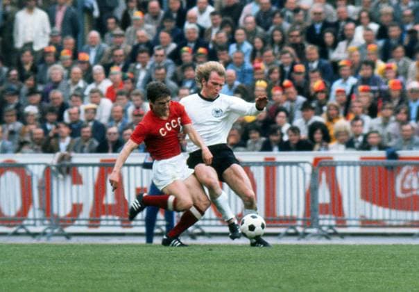 West Germany v USSR (Russia). The European Nations Cup Final 1972 18 06 1972. Uli Hoeneß - WG Vladimir Troshkine - USSR 