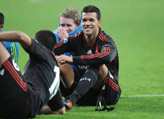 23-11-2011, Fussball, Saison 2011-2012, UEFA Champions League, Vorrunde, 5. Spieltag, BAYER 04 LEVERKUSEN - FC CHELSEA 2-1 Michael Ballack (Bayer 04 Leverkusen) freut sich nach dem Spiel über den Sieg
