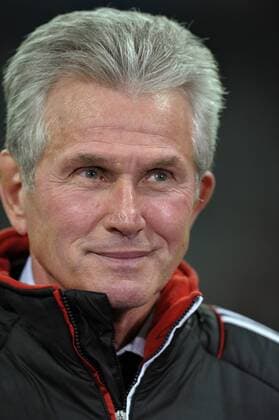 22.11.2011, Fussball UEFA-Champions-League, Vorrunde 5.Spieltag: FC Bayern München - FC Villarreal, in der Münchner Allianz-Arena. Trainer Jupp Heynckes (Bayern München) zufrieden.