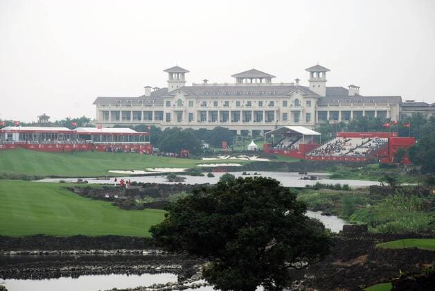 GOLF - Omega Mission Hills World Cup, Vorberichte HAIKOU,CHINA,24.NOV.11 - DIVERS, GOLF - Omega Mission Hills World Cup. Bild zeigt eine Übersicht mit dem Golfplatz.  o0 totale Gebäude Clubhaus Totale