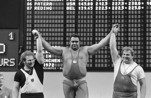 V.l. Rudolf Mang (BRD), Vasily Alekseyev (UdSSR) und Gerd Bonk (DDR) - Siegerehrung, Olympische Spiele 1972 in MÃ¼nchen  TASS_207997