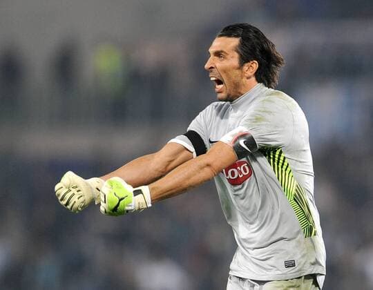 FUSSBALL INTERNATIONAL SERIE A SAISON 2011 2012 Lazio Rom - Juventus Turin 26.11.2011 Gianluigi Buffon (Juventus Turin) 
