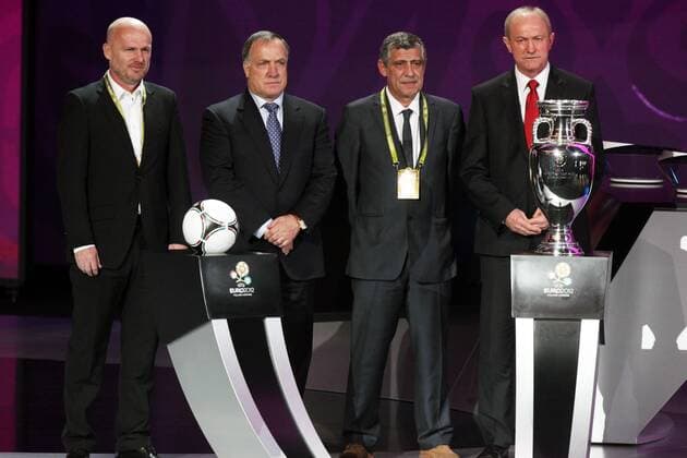 02.12.2011, Kiew - Auslosung zur UEFA EURO 2012 - Die Trainer der Gruppe A EURO 2012 - L-R: MICHAL BILEK (CZE), DICK ADVOCAAT (RUS), FERNANDO SANTOS (GRE), FRANCISZEK SMUDA (POL) --  20111202CSLG0017