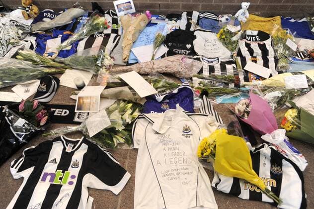 Tributes left for the former Newcastle United midfielder Gary Speed who passed away last week before the Premier League football match between Newcastle United and Chelsea FC on 3 December 2011, at St. James Park, Newcastle upon Tyne, England. Barclays Premier League Newcastle United v Chelsea 3rd December, 2011 EDITORIAL USE ONLY. No use with unauthorised audio, video, data, fixture lists, club league logos or live services. Online in-match use limited to 120 images, no video emulation. No use in betting, games or single club league player publications.