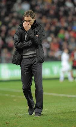 Marcus SORG (Trainer Coach SC Freiburg) enttäuscht, frustriert 1. Bundesliga, 03.12.2011, 15. Spieltag, Saison 2011 2012, SC Freiburg vs. Hannover 96