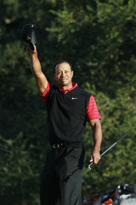 04 December 2011: Tiger Woods celebrates during final round of the Chevron World Challenge at the Sherwood Country Club in Thousand Oaks, CA. PGA Golf Herren DEC 04 Chevron World Challenge - Final Round Icon269111204008 EDITORIAL USE ONLY
