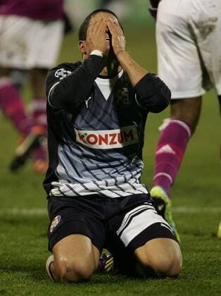 Zagreb, 07.12.2011. Champion league, Group D, Maksimir stadium, GNK Dinamo (dark blue) - Olimpique Lyonnais (magenta) 1:7. Luis Ibanez (3)