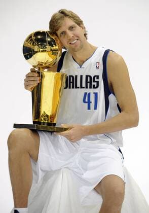 December 13, 2011: Dallas Mavericks power forward Dirk Nowitzki 41 poses with the Larry O Brien Trophy during media day for the Dallas Mavericks at the American Airlines Center in Dallas, TX NBA Basketball Herren USA DEC 13 Mavericks Media Day Icon20135317 EDITORIAL USE ONLY