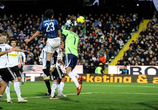 Cesena, 18-12-2011 - Serie A 2011 2012 - AC Cesena vs Inter Milano - Andrea Ranocchia erzielt das 0:1 gegen Francesco Antonioli xHOCHxZWEIx xItalyxPhotoxPressx 