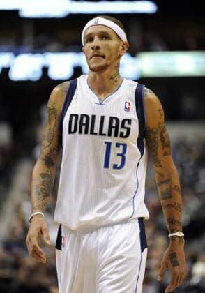 Dec 18, 2011: Dallas Mavericks point guard Delonte West 13 in an NBA Basketball Herren USA pre-season game between the Oklahoma City Thunder and the Dallas Mavericks at the American Airlines Center in Dallas, TX Oklahoma defeated Dallas 106-92 NBA Basketball Herren USA 2011: Thunder vs Mavericks DEC 18 - ZUMAcp2