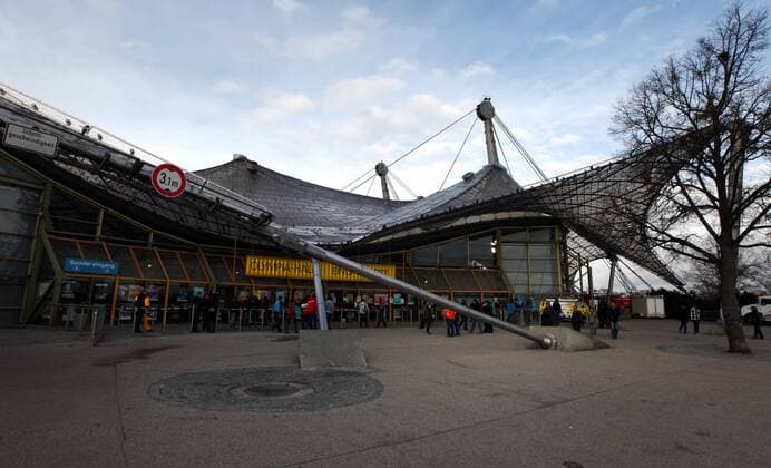 München , 181211 , Stadtansicht München , Olympiapark Im Bild: Eingang Ost der Olympiahalle in München