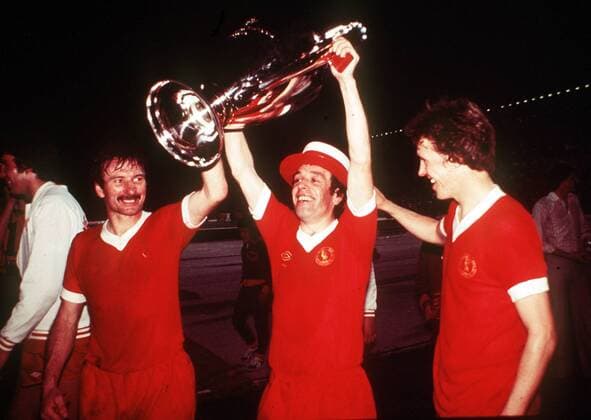 Tommy Smith, Ian Callaghan and Phil Neal (Liverpool) parade the European Cup. Liverpool v Borussia Mönchengladbach. European Cup Final. Rome 25 05 1977. 